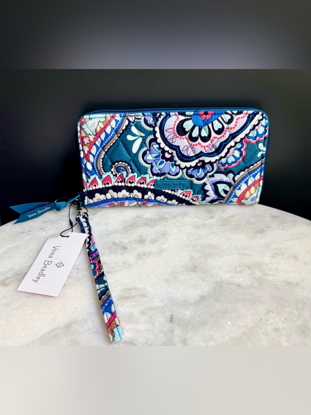 NWT Vera Bradley RFID Accordion Wristlet Wallet Haymarket Paisley
Jewel